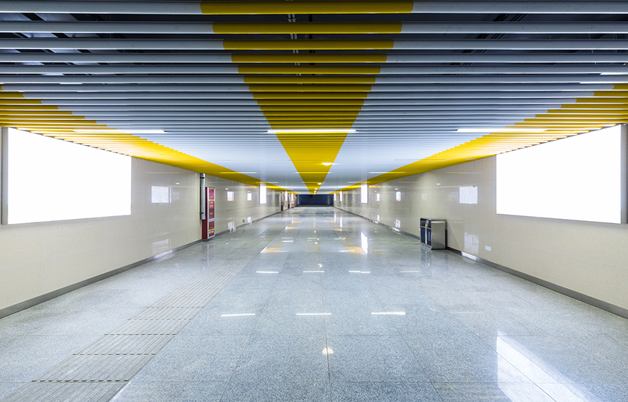 Les structures d'installation innovantes améliorent considérablement l'efficacité de l'installation intégrée au plafond