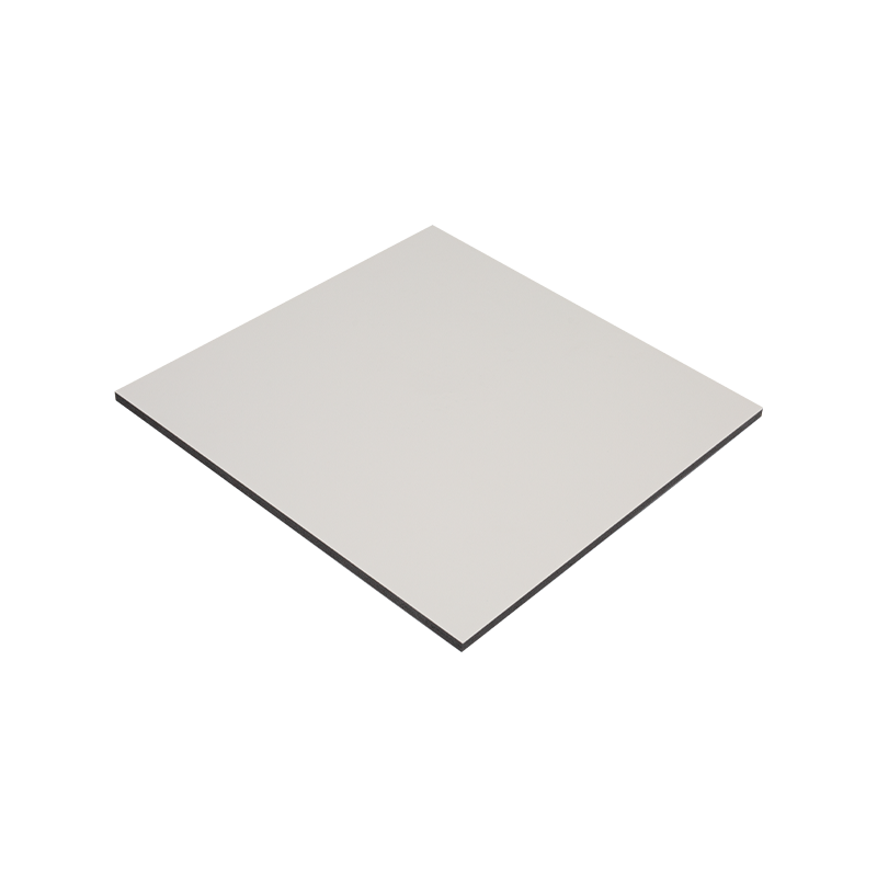 Revêtement mural en bois-plastique résistant aux chocs et à la corrosion